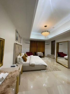 LILY GRAND LUXURY